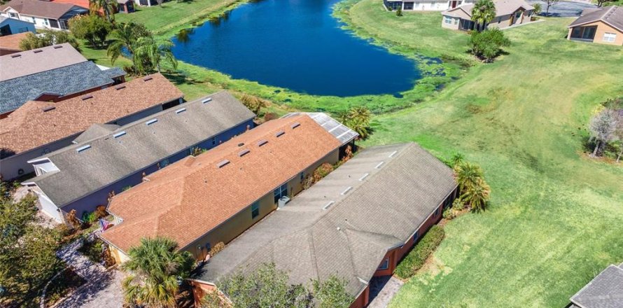 Casa en Poinciana, Florida 2 dormitorios, 140 m2 № 2139510
