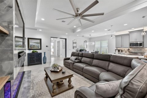 House in Port St. Lucie, Florida 3 bedrooms, 200.39 sq.m. № 2045581 - photo 9