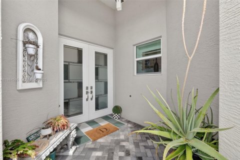 House in Port St. Lucie, Florida 3 bedrooms, 200.39 sq.m. № 2045581 - photo 3