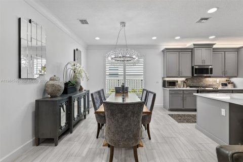 House in Port St. Lucie, Florida 3 bedrooms, 200.39 sq.m. № 2045581 - photo 11