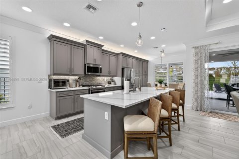 House in Port St. Lucie, Florida 3 bedrooms, 200.39 sq.m. № 2045581 - photo 14