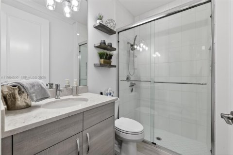 House in Port St. Lucie, Florida 3 bedrooms, 200.39 sq.m. № 2045581 - photo 26