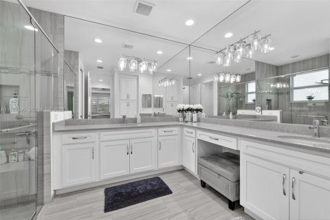 House in Port St. Lucie, Florida 3 bedrooms, 200.39 sq.m. № 2045581 - photo 22