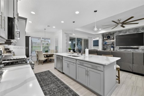 House in Port St. Lucie, Florida 3 bedrooms, 200.39 sq.m. № 2045581 - photo 16