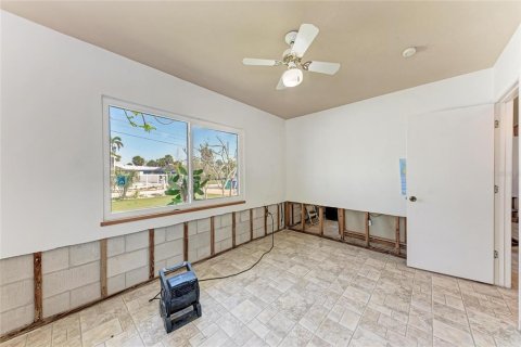 House in Anna Maria, Florida 3 bedrooms, 94.76 sq.m. № 1631515 - photo 17