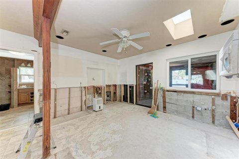 House in Anna Maria, Florida 3 bedrooms, 94.76 sq.m. № 1631515 - photo 6