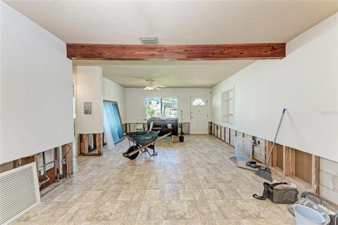House in Anna Maria, Florida 3 bedrooms, 94.76 sq.m. № 1631515 - photo 3