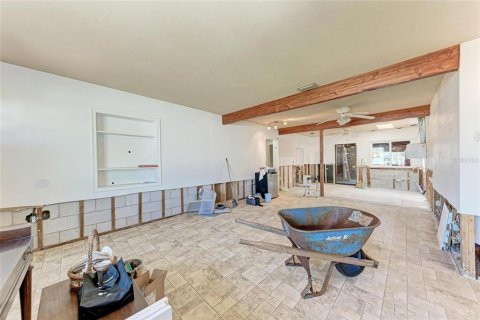House in Anna Maria, Florida 3 bedrooms, 94.76 sq.m. № 1631515 - photo 30
