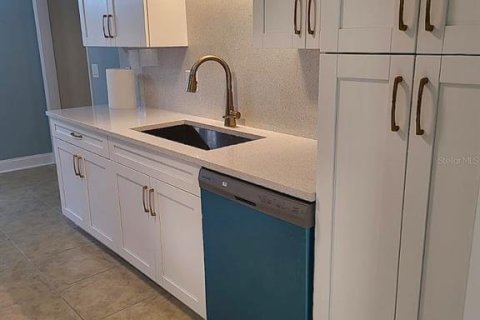 Casa en alquiler en Tampa, Florida, 3 dormitorios, 155.89 m2 № 1916307 - foto 3