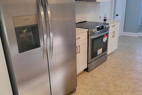 Casa en alquiler en Tampa, Florida, 3 dormitorios, 155.89 m2 № 1916307 - foto 4