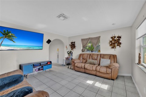 Casa en venta en Lauderhill, Florida, 3 dormitorios, 99.96 m2 № 1774613 - foto 3