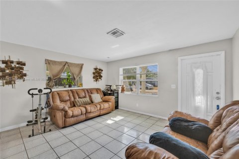 Casa en venta en Lauderhill, Florida, 3 dormitorios, 99.96 m2 № 1774613 - foto 7