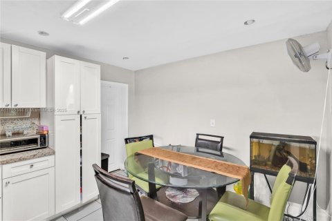 Casa en venta en Lauderhill, Florida, 3 dormitorios, 99.96 m2 № 1774613 - foto 8