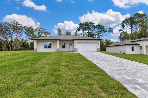 House in Citrus Springs, Florida 4 bedrooms, 168.71 sq.m. № 2395564 - photo 9