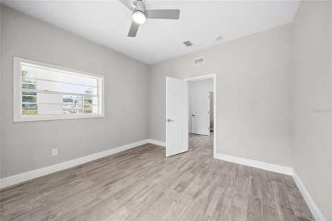 Villa ou maison à louer à Tampa, Floride: 2 chambres, 123.75 m2 № 2405047 - photo 5