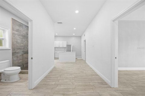 Villa ou maison à louer à Tampa, Floride: 2 chambres, 123.75 m2 № 2405047 - photo 4