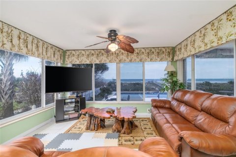 House in New Smyrna Beach, Florida 6 bedrooms, 358.88 sq.m. № 2165899 - photo 14