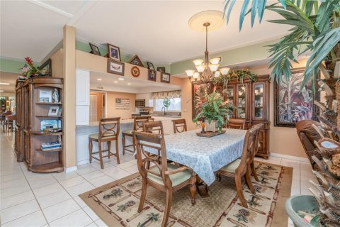 House in New Smyrna Beach, Florida 6 bedrooms, 358.88 sq.m. № 2165899 - photo 12