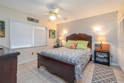 House in New Smyrna Beach, Florida 6 bedrooms, 358.88 sq.m. № 2165899 - photo 28