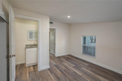 House in Winter Haven, Florida 3 bedrooms, 91.6 sq.m. № 1915740 - photo 11