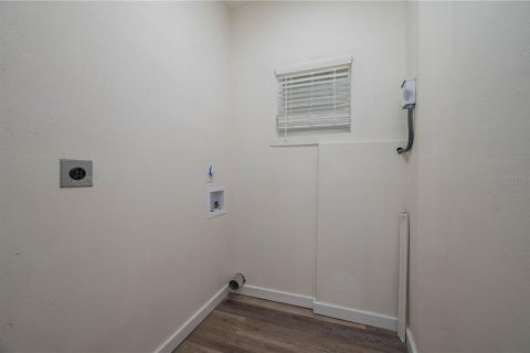 House in Winter Haven, Florida 3 bedrooms, 91.6 sq.m. № 1915740 - photo 16