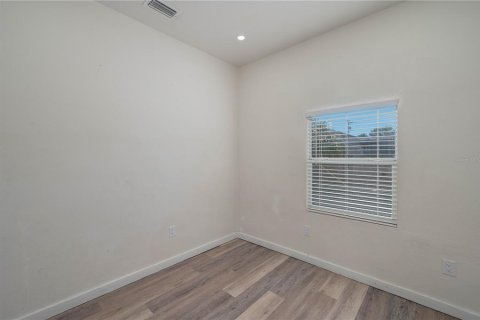 House in Winter Haven, Florida 3 bedrooms, 91.6 sq.m. № 1915740 - photo 6