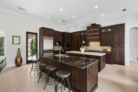 House in Windermere, Florida 4 bedrooms, 387.31 sq.m. № 2390913 - photo 16