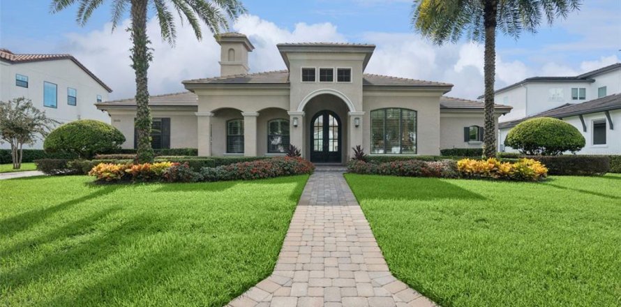 House in Windermere, Florida 4 bedrooms, 387.31 sq.m. № 2390913