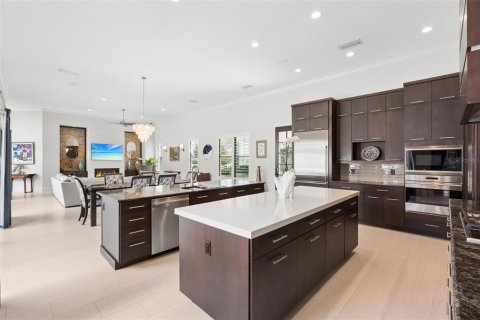 House in Windermere, Florida 4 bedrooms, 387.31 sq.m. № 2390913 - photo 14