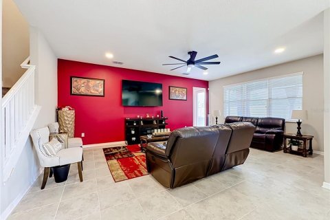 House in Wimauma, Florida 5 bedrooms, 331.29 sq.m. № 2238510 - photo 12