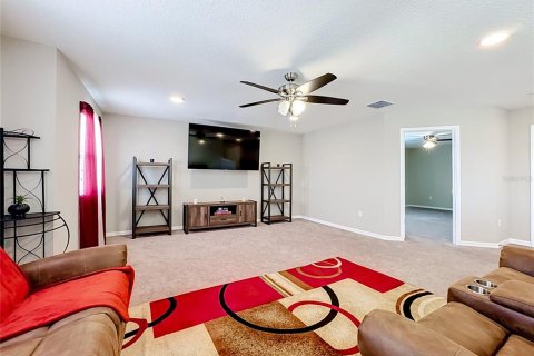 House in Wimauma, Florida 5 bedrooms, 331.29 sq.m. № 2238510 - photo 19