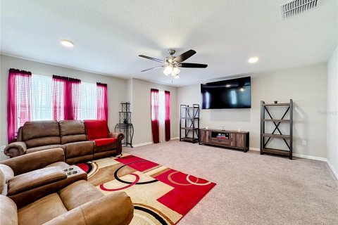 House in Wimauma, Florida 5 bedrooms, 331.29 sq.m. № 2238510 - photo 18