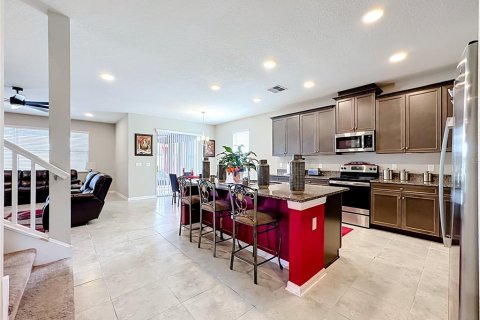 House in Wimauma, Florida 5 bedrooms, 331.29 sq.m. № 2238510 - photo 5