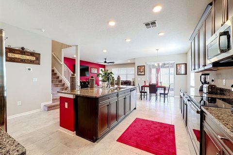 House in Wimauma, Florida 5 bedrooms, 331.29 sq.m. № 2238510 - photo 7
