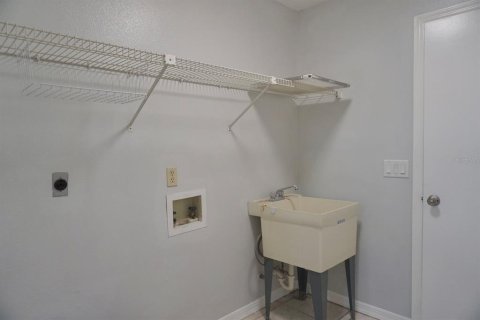 House in Lake Wales, Florida 3 bedrooms, 154.4 sq.m. № 2377861 - photo 24