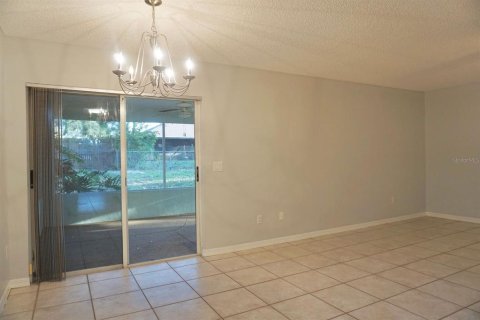 House in Lake Wales, Florida 3 bedrooms, 154.4 sq.m. № 2377861 - photo 7