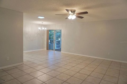 House in Lake Wales, Florida 3 bedrooms, 154.4 sq.m. № 2377861 - photo 10