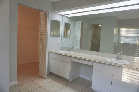 House in Lake Wales, Florida 3 bedrooms, 154.4 sq.m. № 2377861 - photo 13