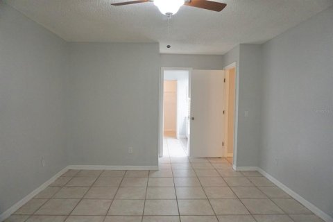 House in Lake Wales, Florida 3 bedrooms, 154.4 sq.m. № 2377861 - photo 12
