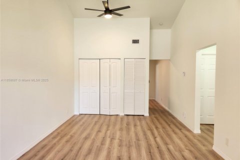 Townhouse in Miami, Florida 2 bedrooms, 75.81 sq.m. № 1887541 - photo 3