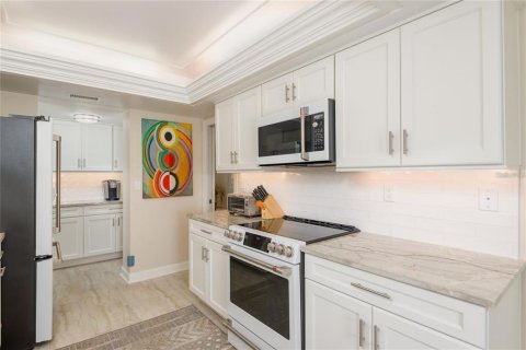 Condo in Tampa, Florida, 2 bedrooms  № 2230463 - photo 13