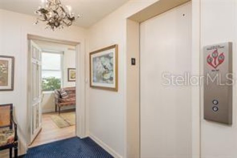 Condo in Tampa, Florida, 2 bedrooms  № 2230463 - photo 2