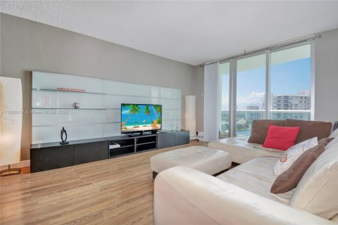 Copropriété à vendre à Hollywood, Floride: 1 chambre, 75.44 m2 № 2021691 - photo 3