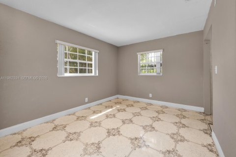 House in Miami Gardens, Florida 3 bedrooms, 111.76 sq.m. № 2049186 - photo 12