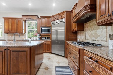 House in Saint Petersburg, Florida 5 bedrooms, 450.48 sq.m. № 1779006 - photo 21
