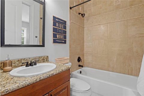 House in Saint Petersburg, Florida 5 bedrooms, 450.48 sq.m. № 1779006 - photo 30