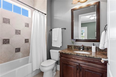 House in Saint Petersburg, Florida 5 bedrooms, 450.48 sq.m. № 1779006 - photo 25