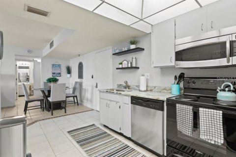 Condominio en alquiler en Port Charlotte, Florida, 2 dormitorios, 72.74 m2 № 1677343 - foto 7