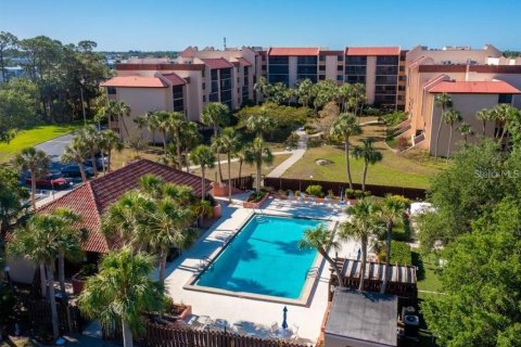 Condominio en alquiler en Port Charlotte, Florida, 2 dormitorios, 72.74 m2 № 1677343 - foto 1
