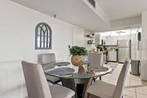 Condominio en alquiler en Port Charlotte, Florida, 2 dormitorios, 72.74 m2 № 1677343 - foto 5
